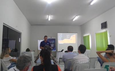 Reunião de planejamento de compras públicas em Alcinópolis